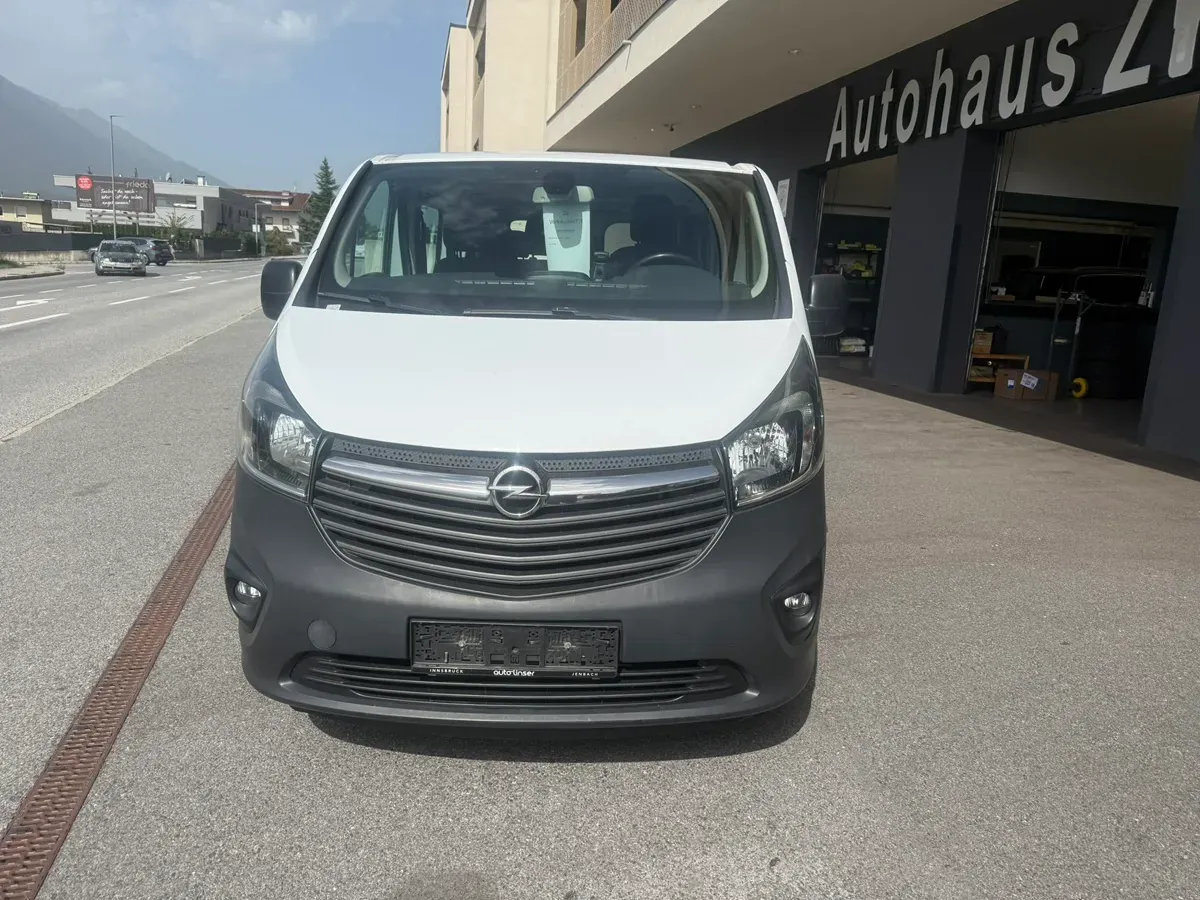 Opel Vivaro 2015 photo 2
