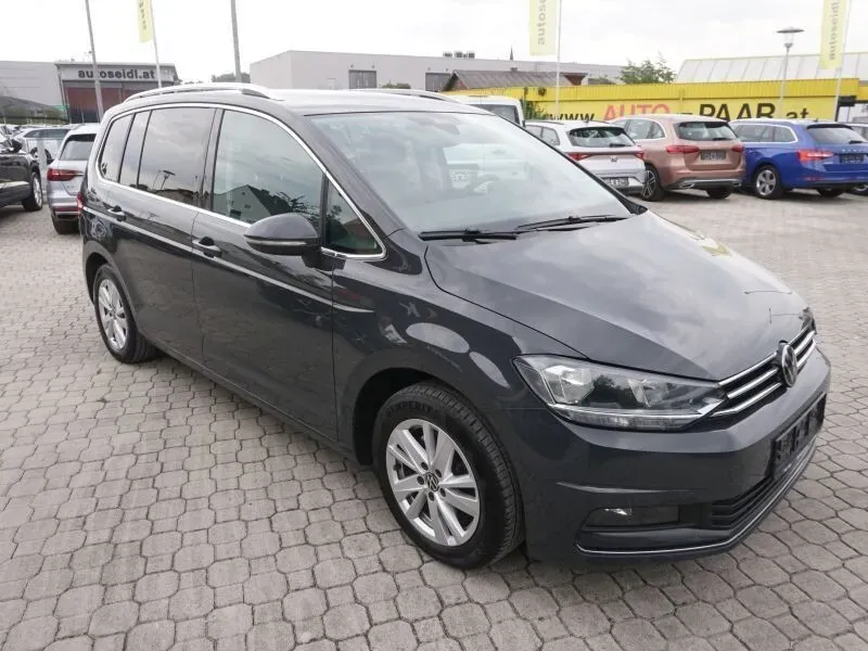 Volkswagen Touran 2023 photo 3