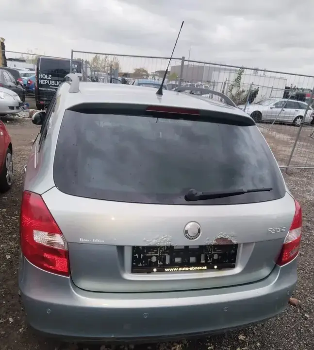 Skoda Fabia 2009 photo 3
