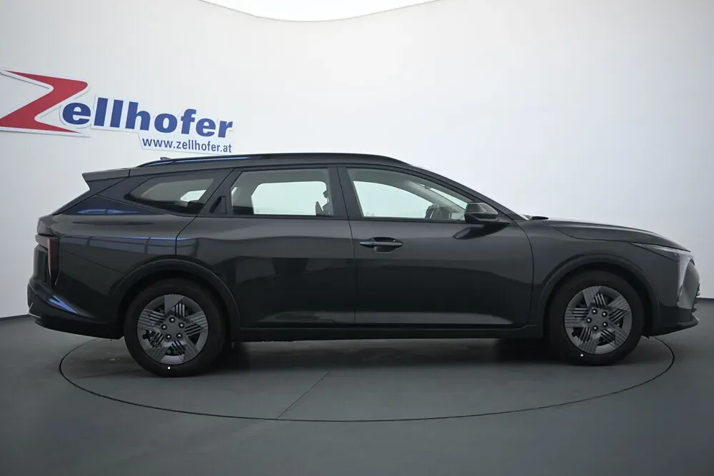 Kia K4 photo 2
