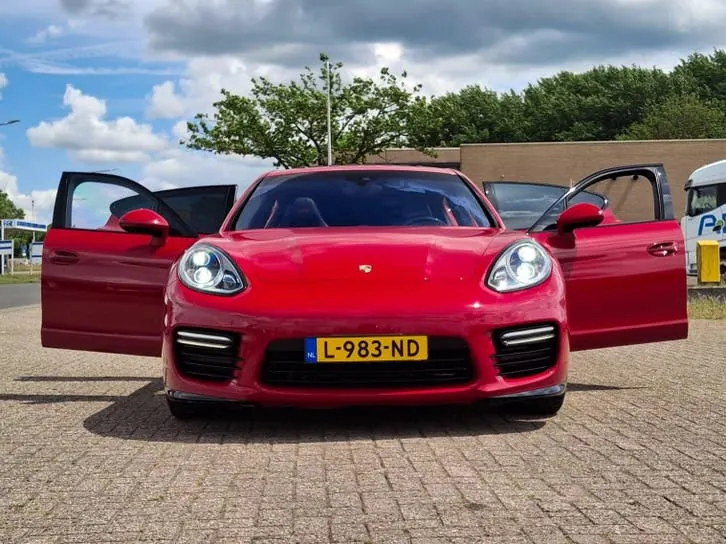 Porsche Panamera 2014 photo 2