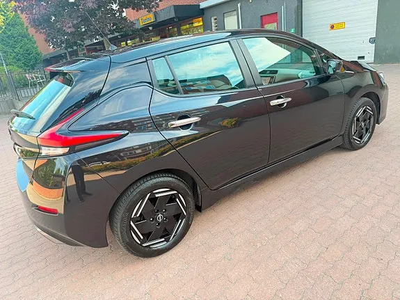 Nissan Leaf 2022 photo 2
