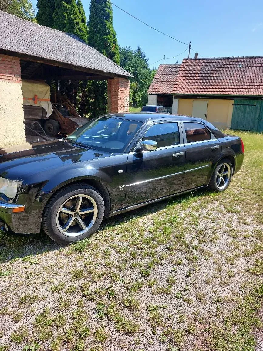 Chrysler 300 C 2008 photo 2