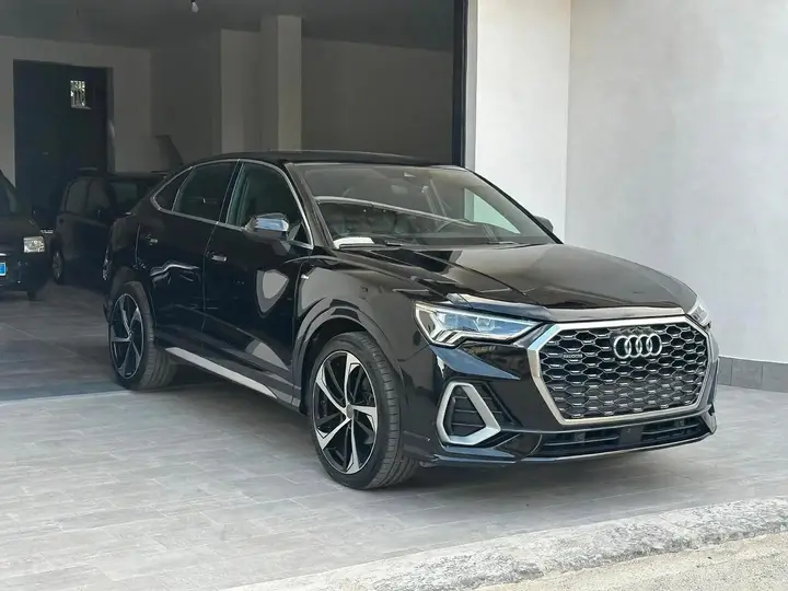 Audi Q3 2021 photo 3