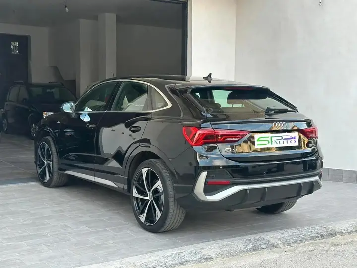 Audi Q3 2021 photo 4