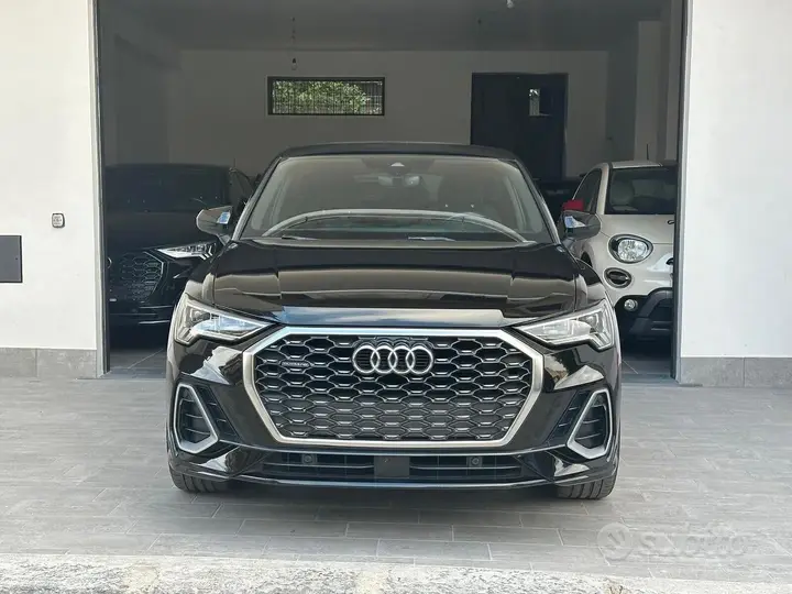 Audi Q3 2021 photo 2