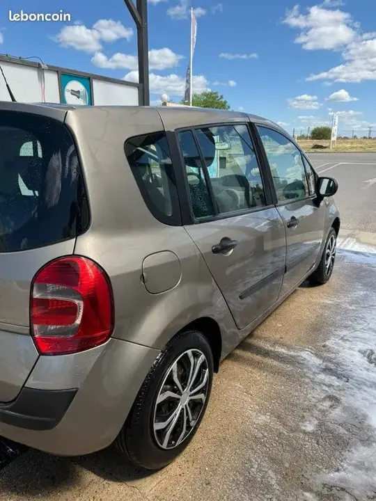 Renault Grand Modus 2010 photo 2