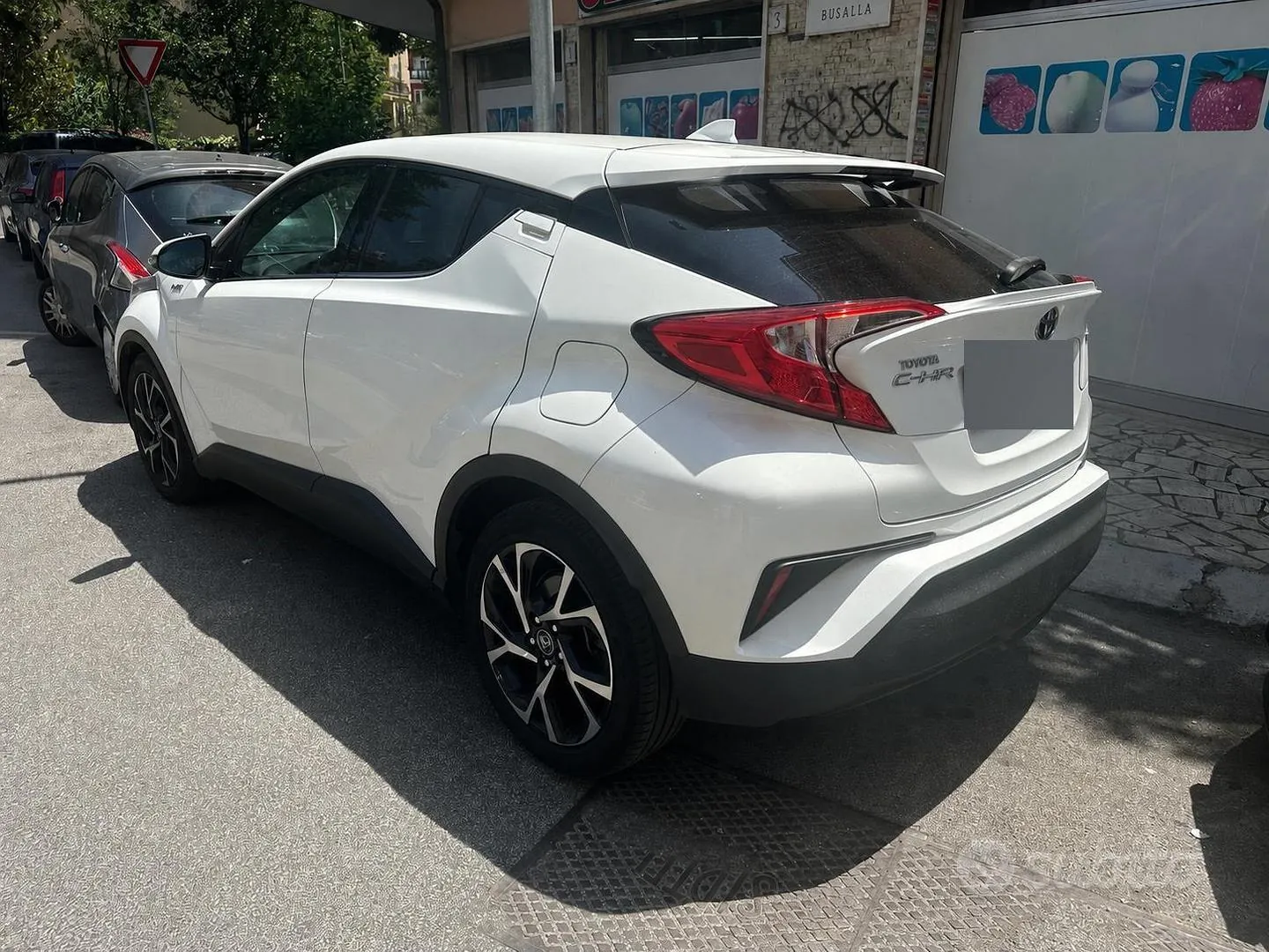 Toyota C-Hr 2018 photo 2
