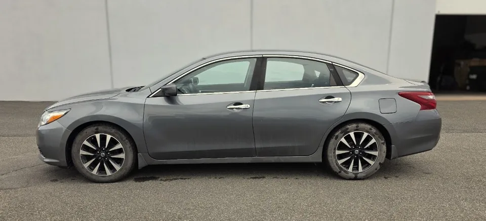 Nissan Altima 2018 photo 2