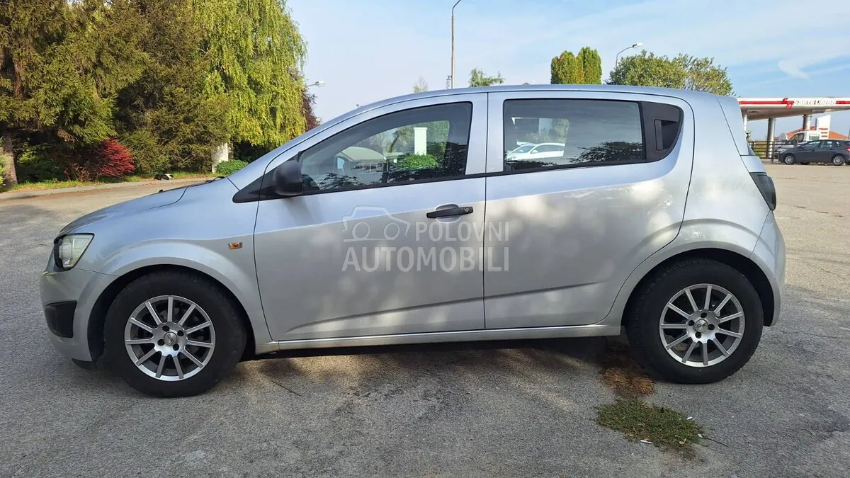 Chevrolet Aveo 2012 photo 3