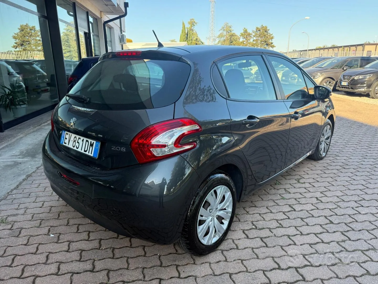 Peugeot 208 2014 photo 5