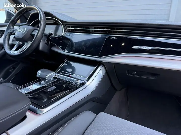 Audi Q8 2023 photo 2