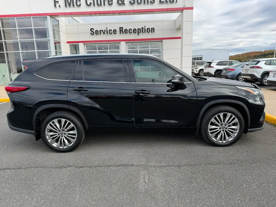 Toyota Highlander 2022 photo 2