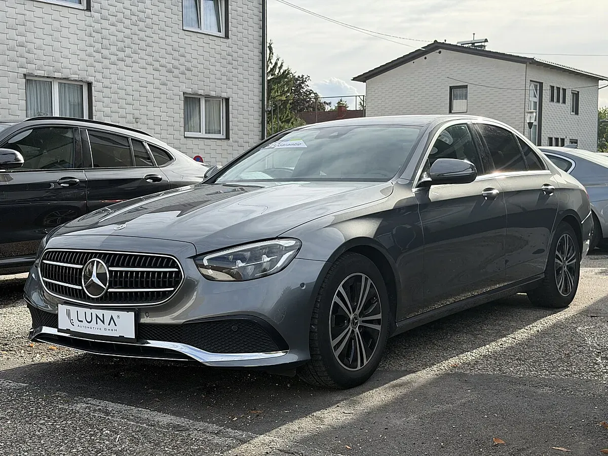 Mercedes-Benz E-Class 2022 photo 3