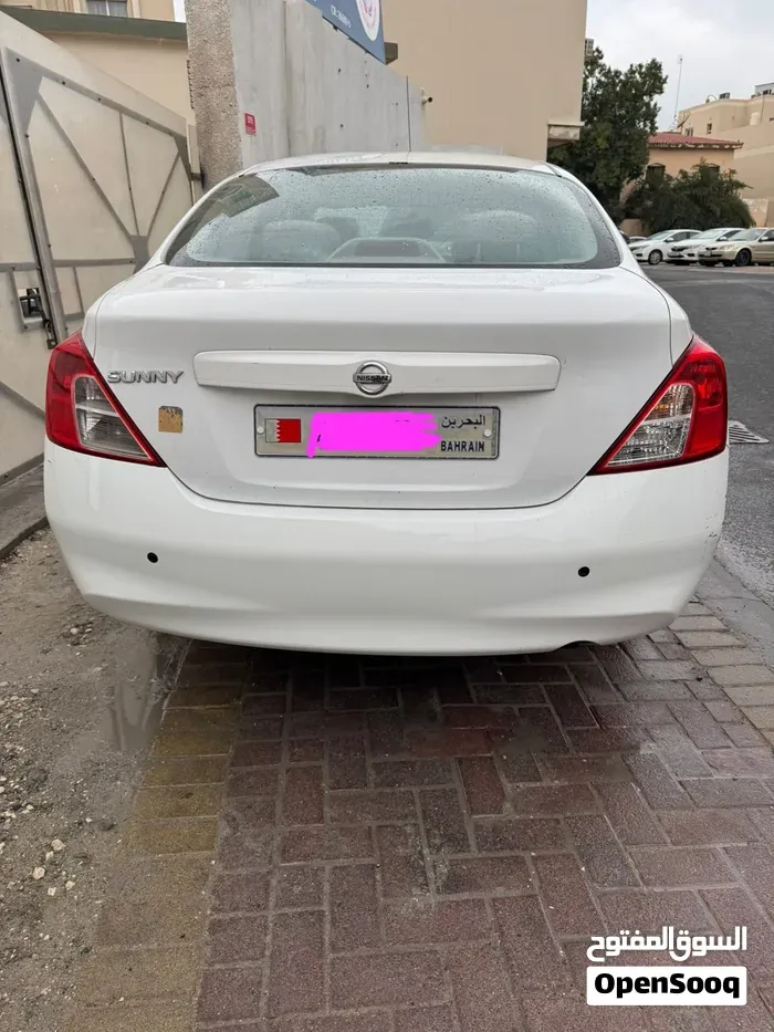 Nissan Sunny 2012 photo 2