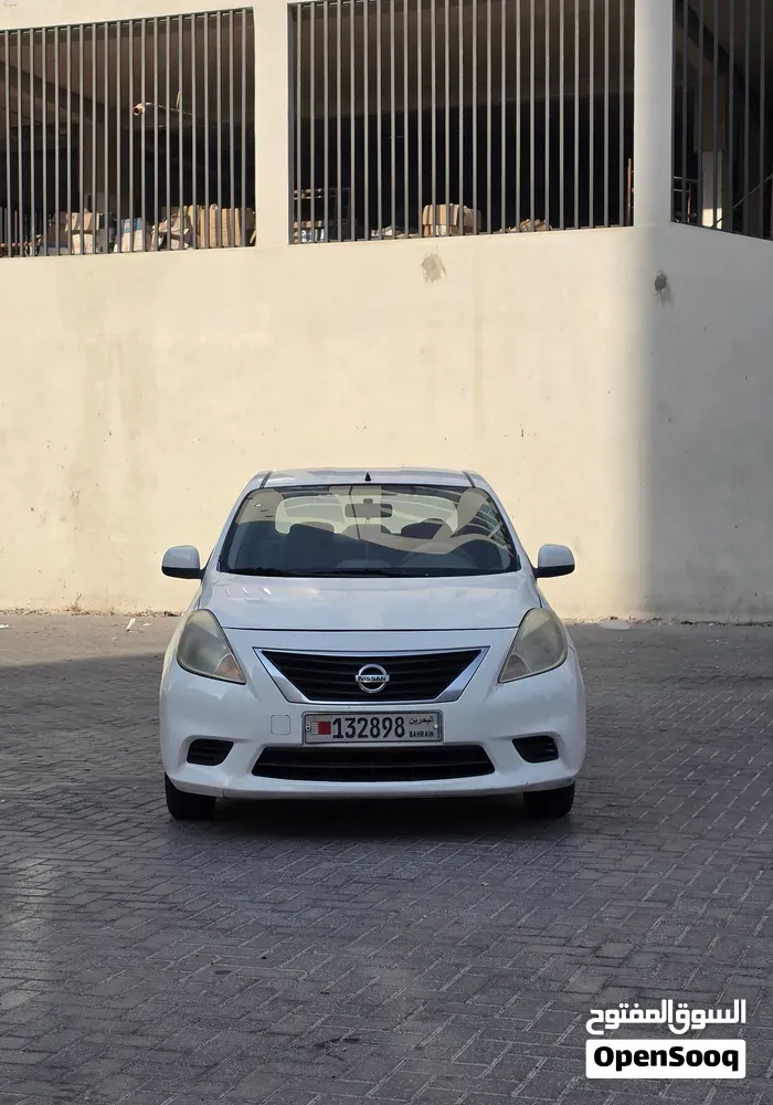 Nissan Sunny 2012 photo 5