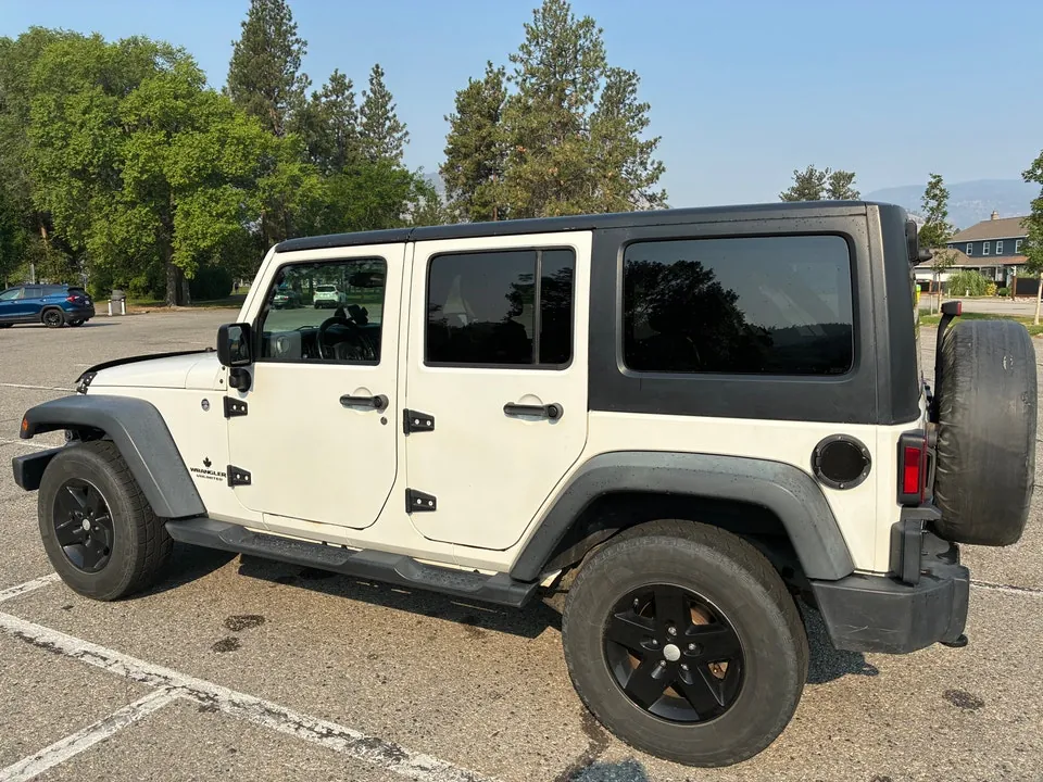 Jeep Wrangler Unlimited 2015 photo 2