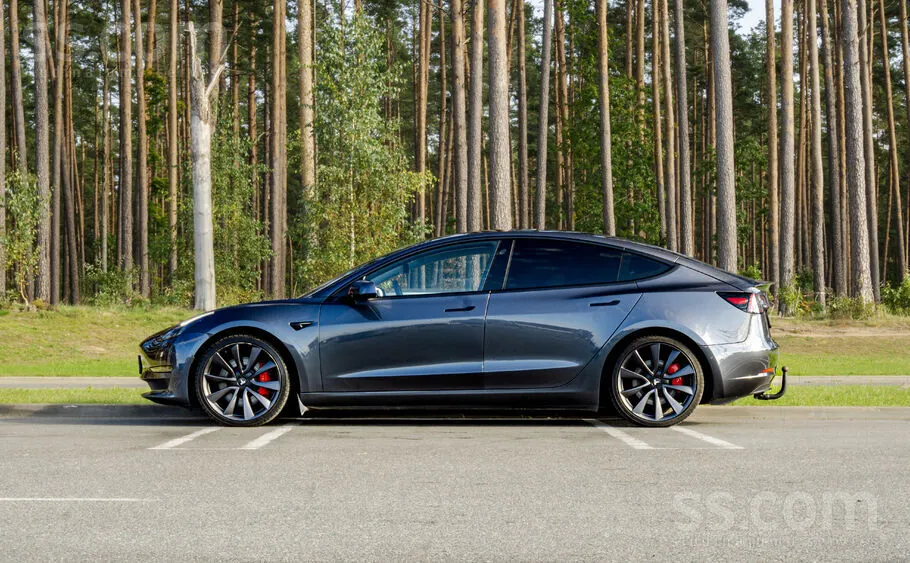 Tesla Model 3 2020 photo 4