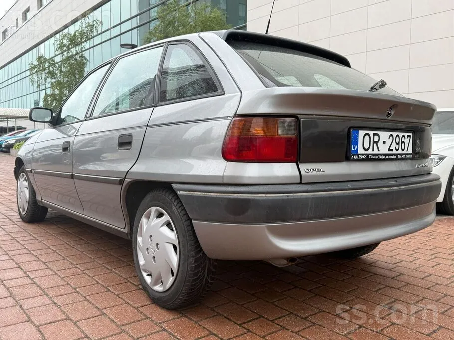 Opel Astra 1995 photo 4