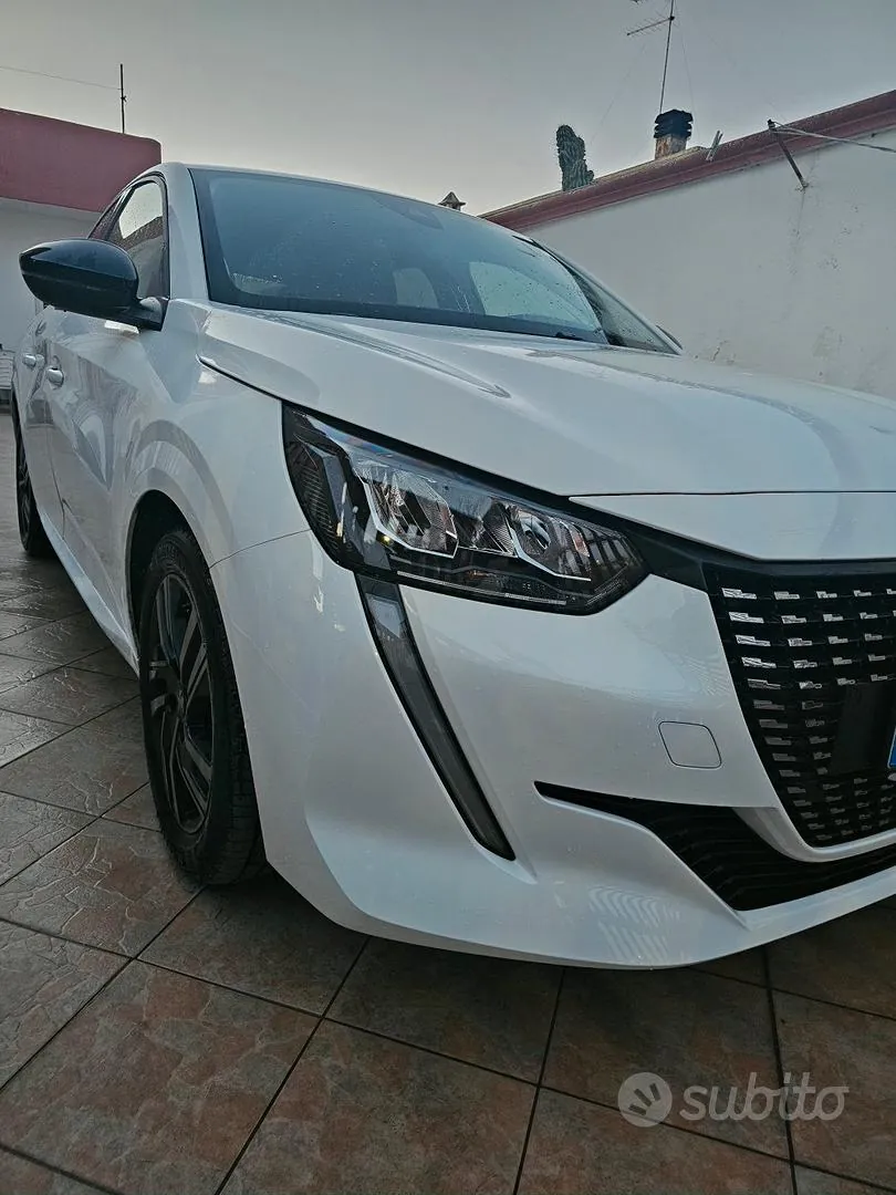 Peugeot 208 2023 photo 2