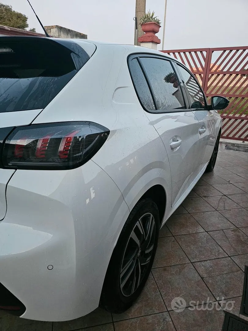 Peugeot 208 2023 photo 5