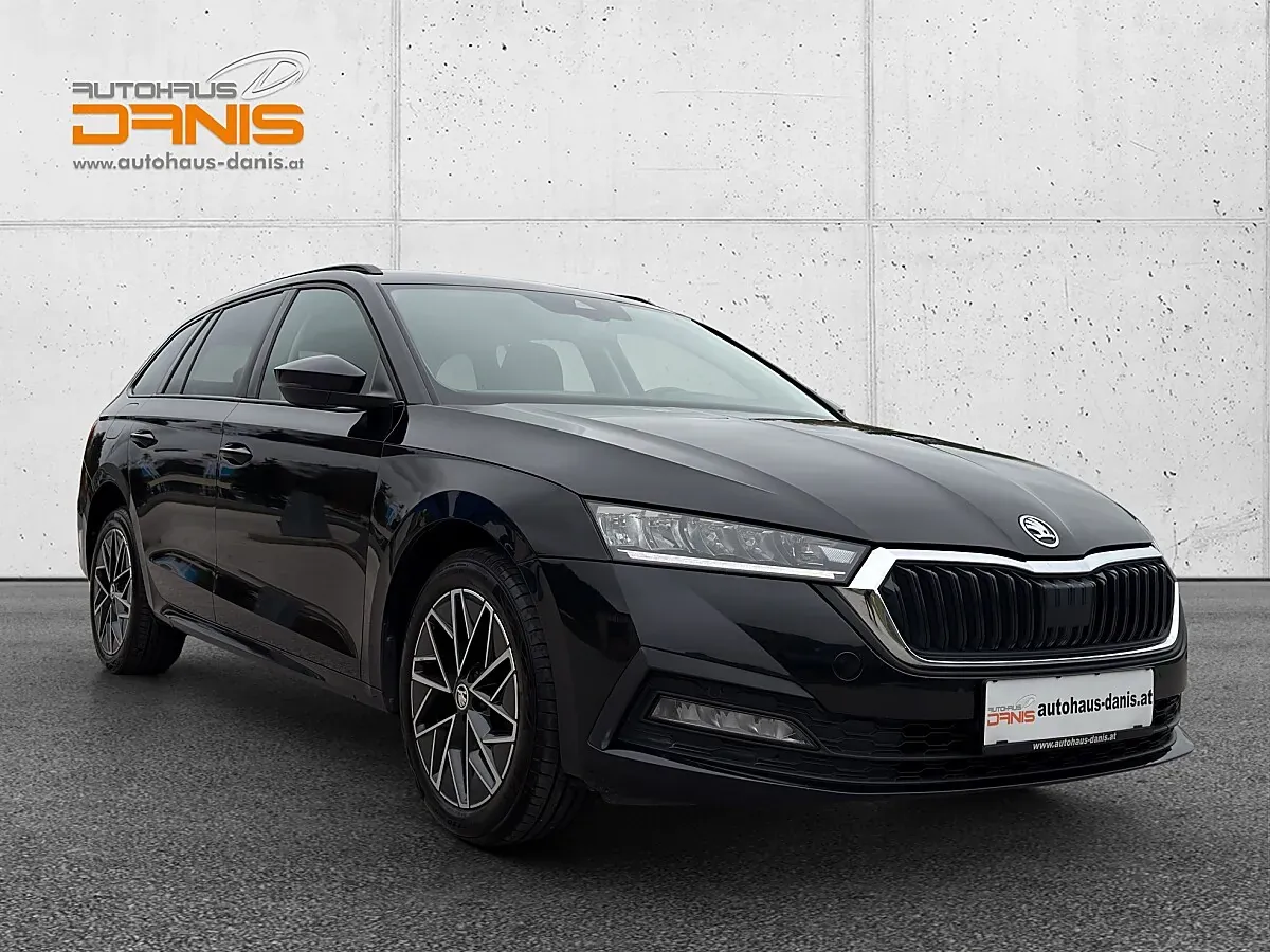 Skoda Octavia 2022 photo 2