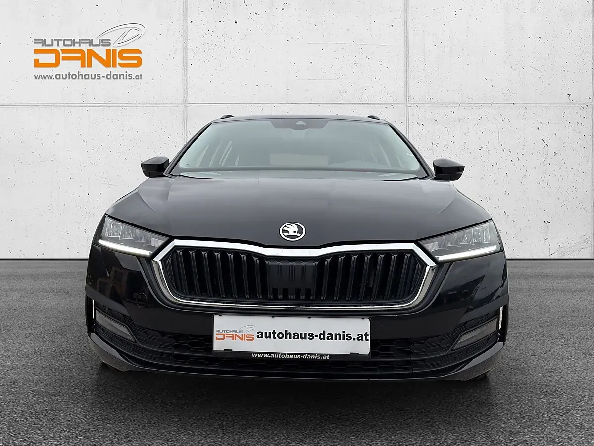Skoda Octavia 2022 photo 3