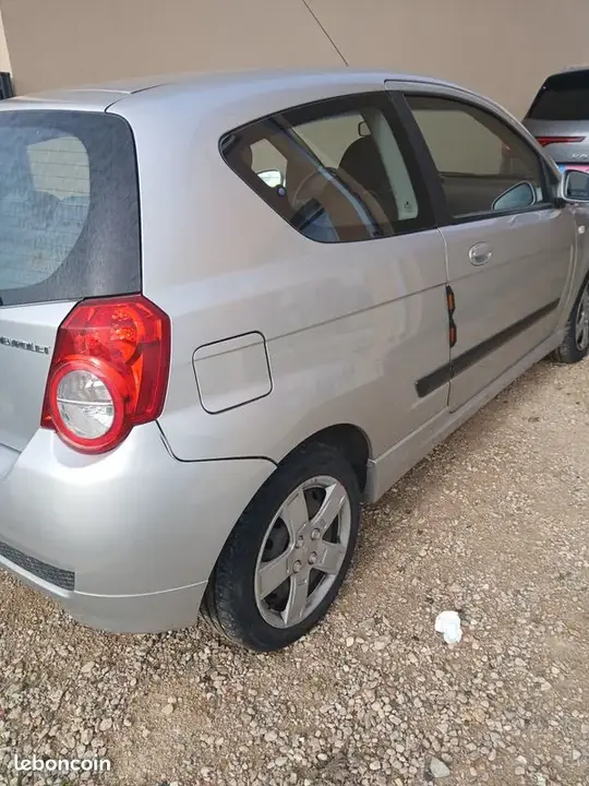 Chevrolet Aveo 2009 photo 2