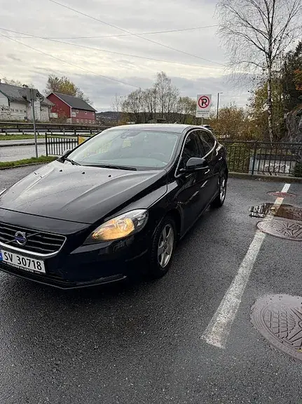 Volvo V40 2013 photo 2