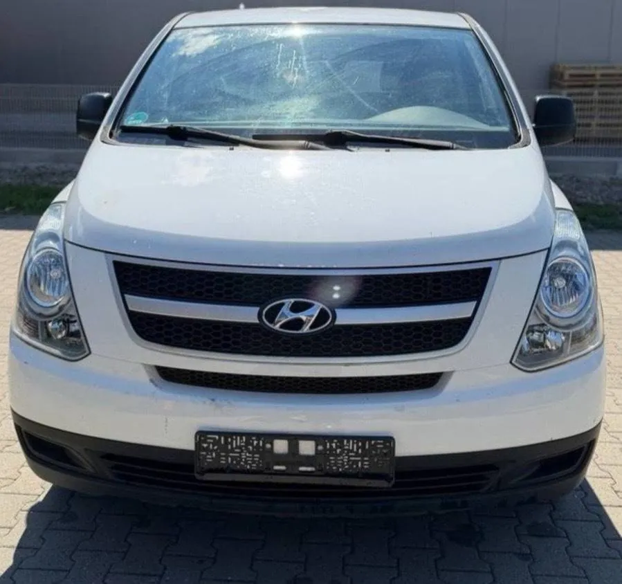 Hyundai H-1 Starex