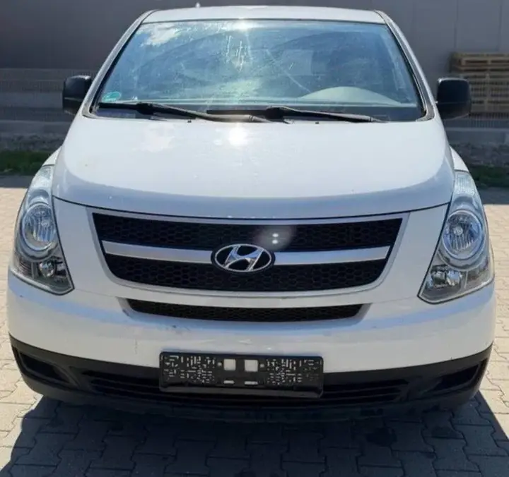 Hyundai H-1 Starex