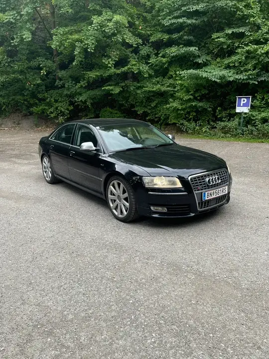 Audi A8 2008 photo 2