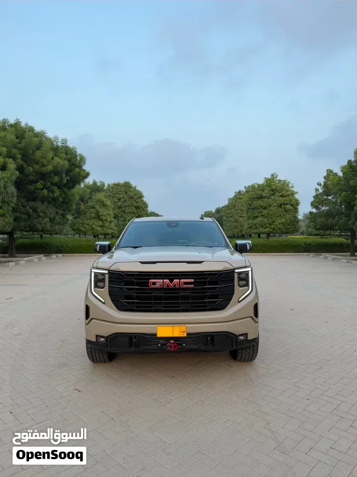 GMC Sierra 2023 photo 2