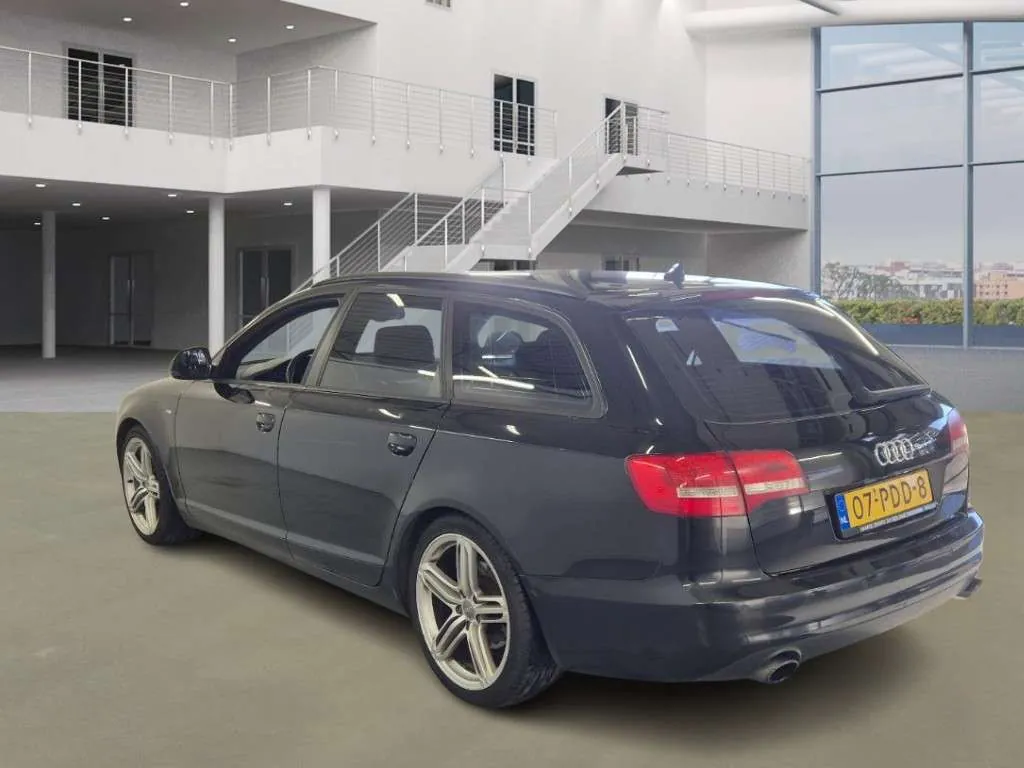 Audi A6 Avant 2011 photo 3