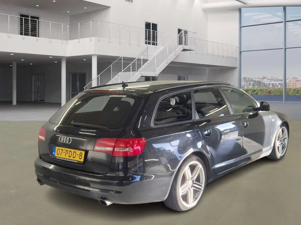 Audi A6 Avant 2011 photo 2