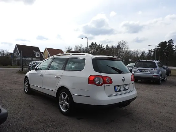 Volkswagen Passat 2010 photo 4