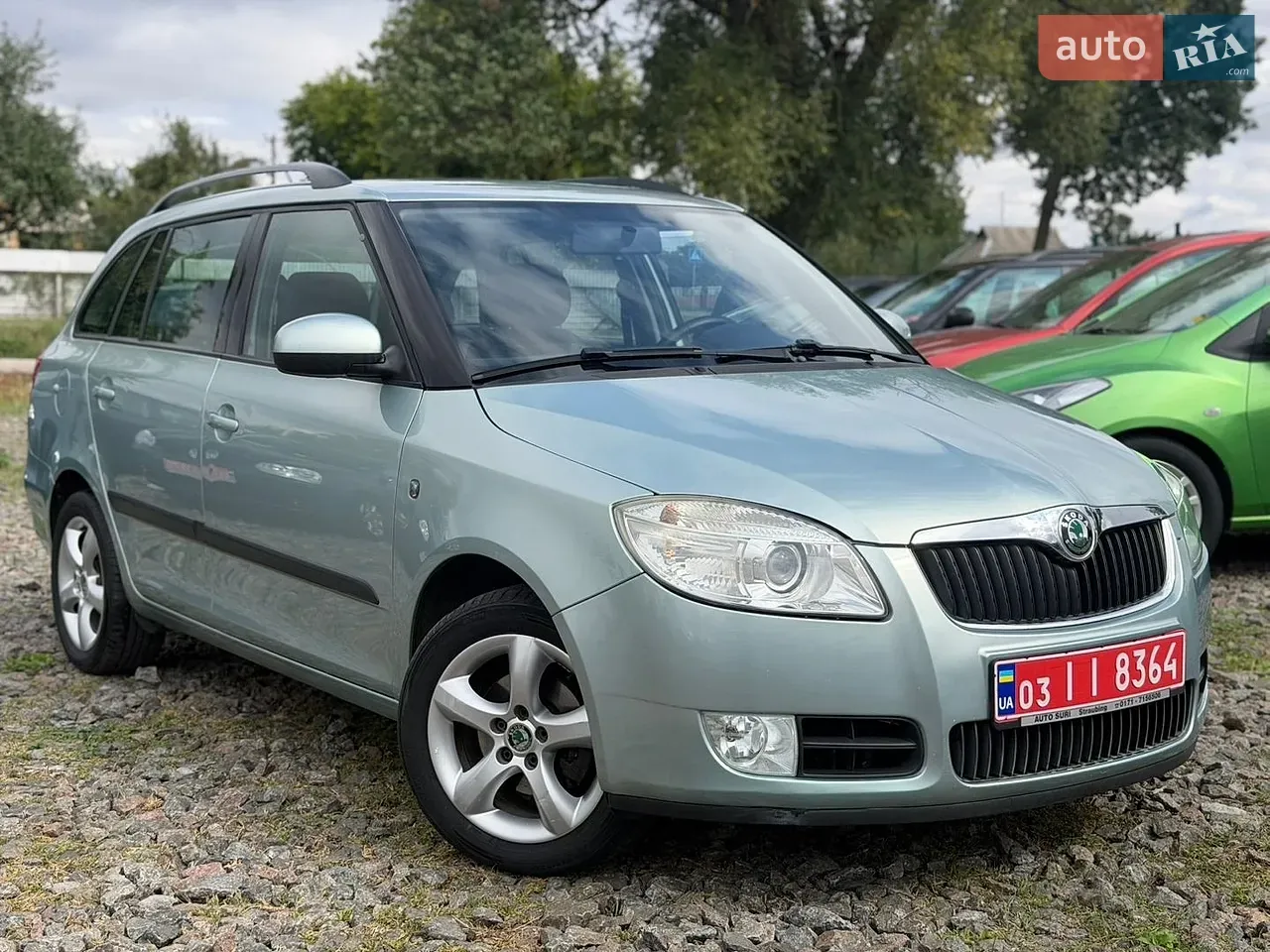 Skoda Fabia 2010 photo 2