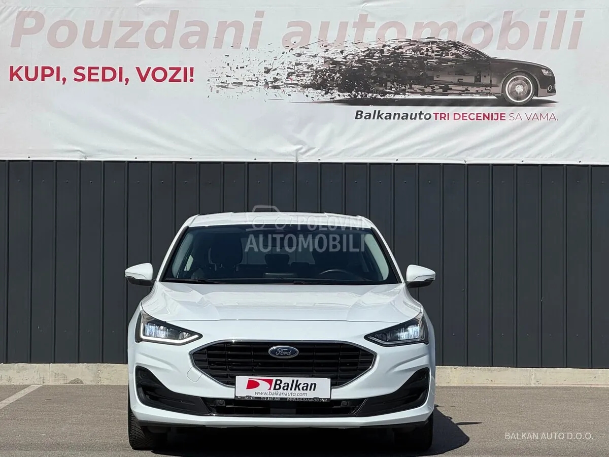Ford Focus 2022 photo 2