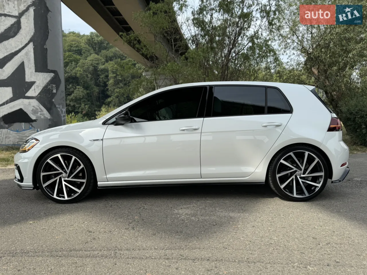 Volkswagen Golf R 2017 photo 2