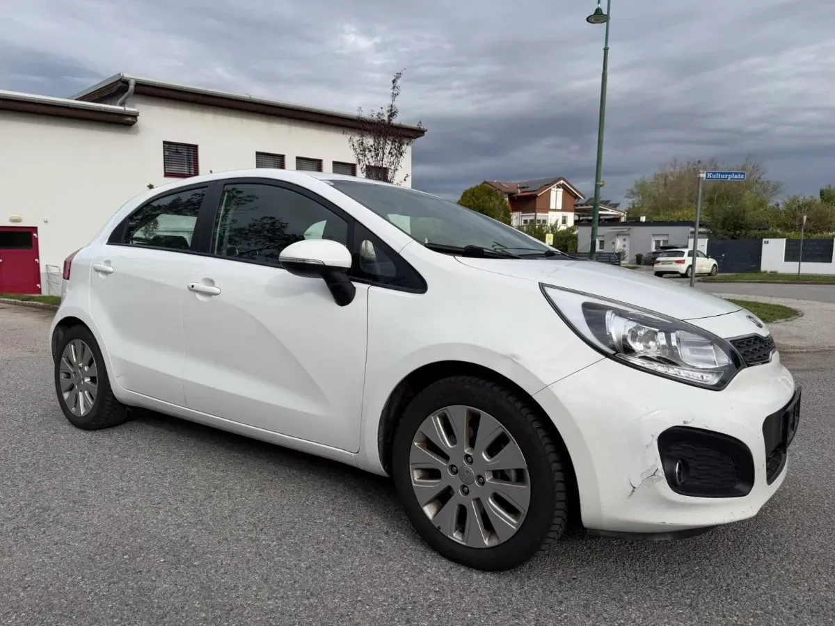 Kia Rio 2012 photo 3