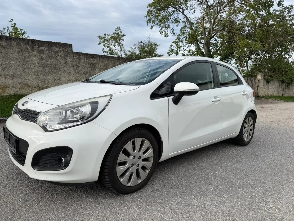 Kia Rio 2012 photo 2