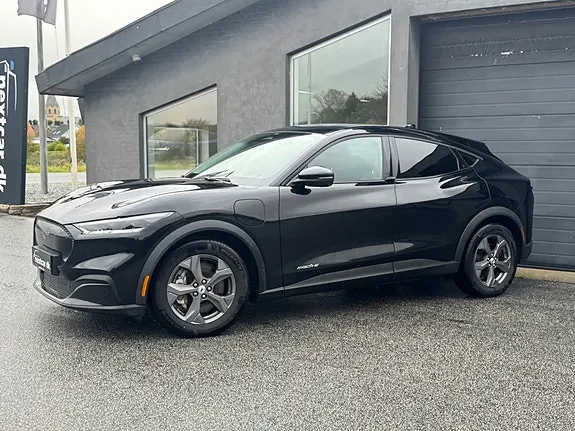 Ford Mustang Mach-E 2022 photo 2