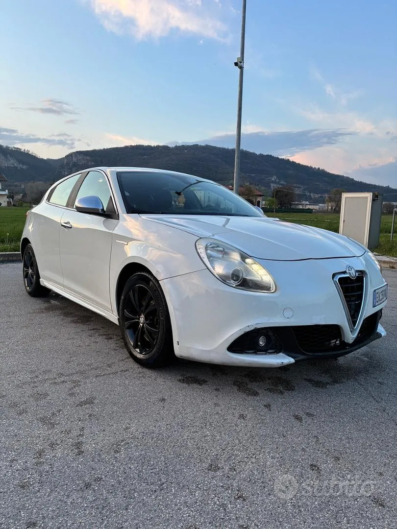 Alfa Romeo Giulietta 2010 photo 3