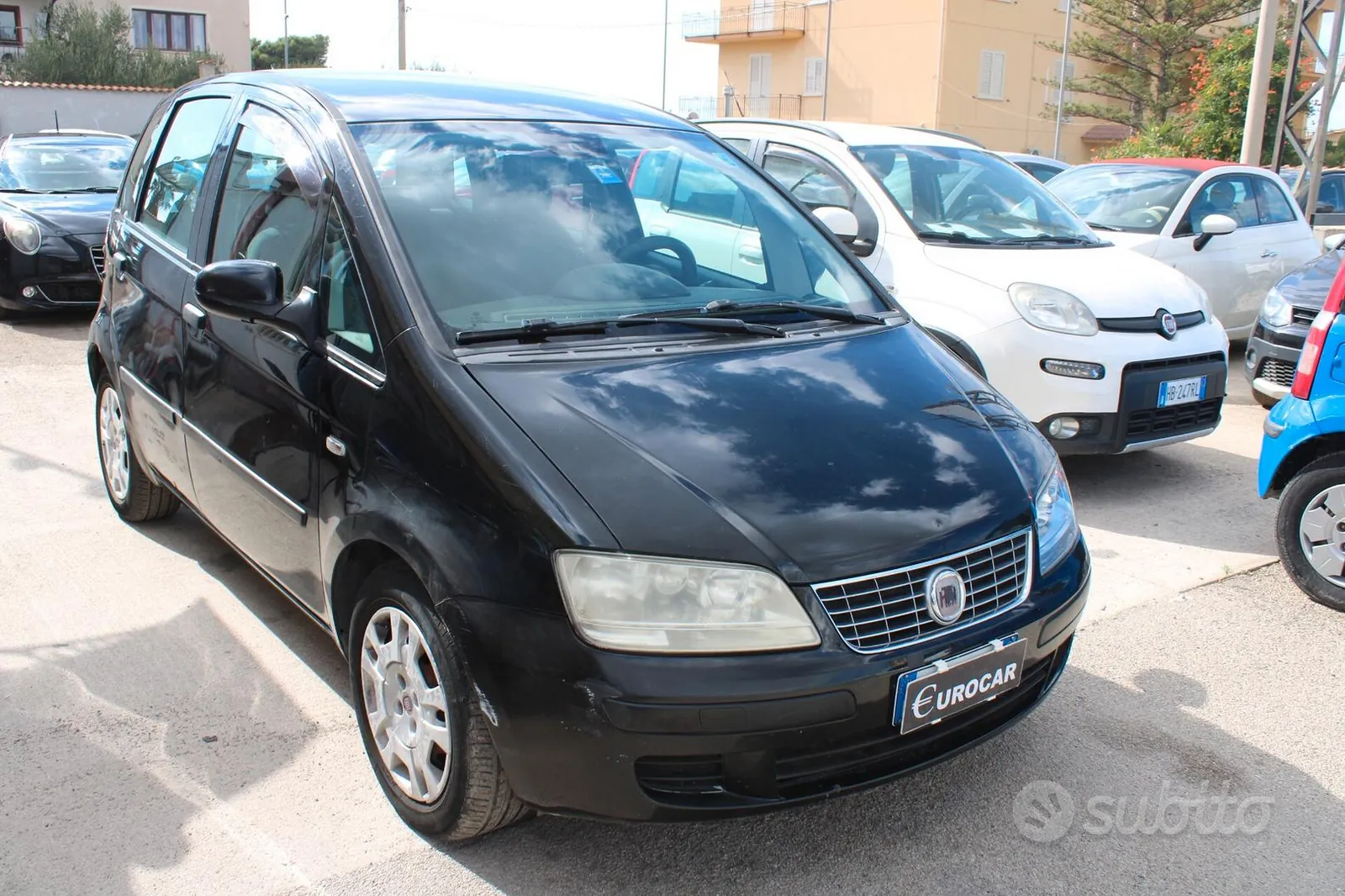 Fiat Idea 2011 photo 2