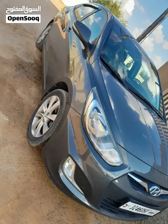 Hyundai Accent 2011 photo 4