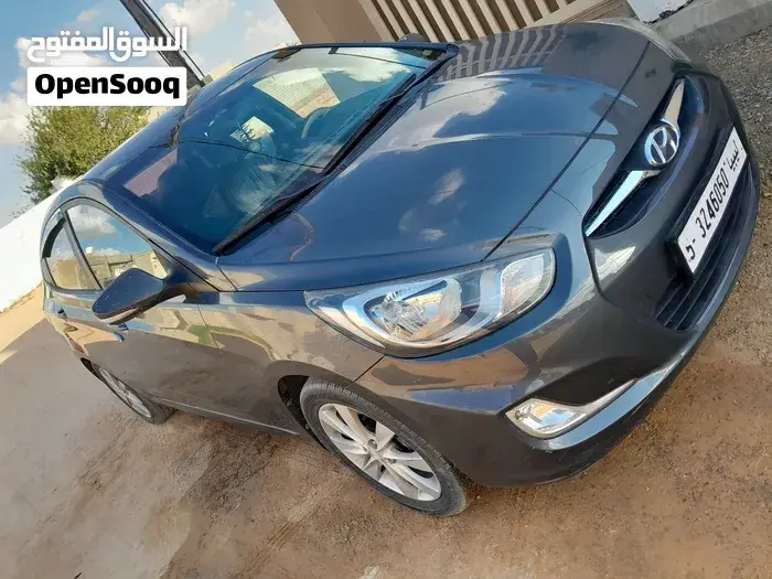 Hyundai Accent 2011 photo 3