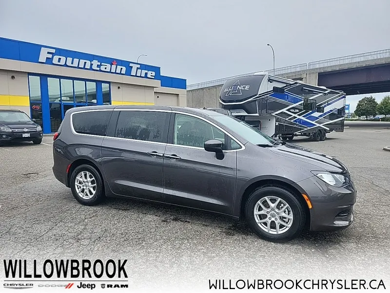 Chrysler Grand Caravan 2023 photo 5
