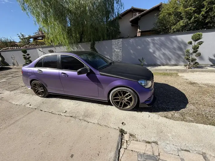 Mercedes-Benz C220 2011 photo 2