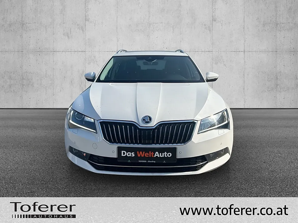 Skoda Superb 2018 photo 2
