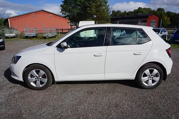 Skoda Fabia 2015 photo 4